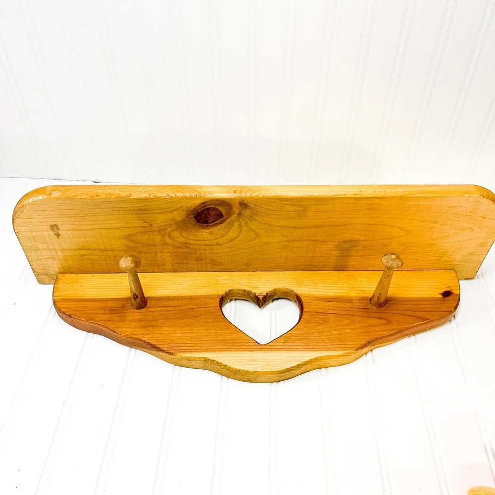 Country Wooden Heart Curio Shelf - Vintage‎ Farmhouse Decor